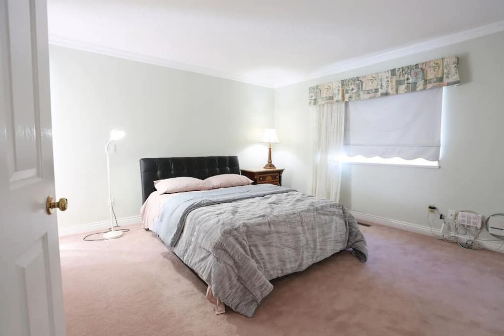 Photo of Bedroom in Surrey Newton