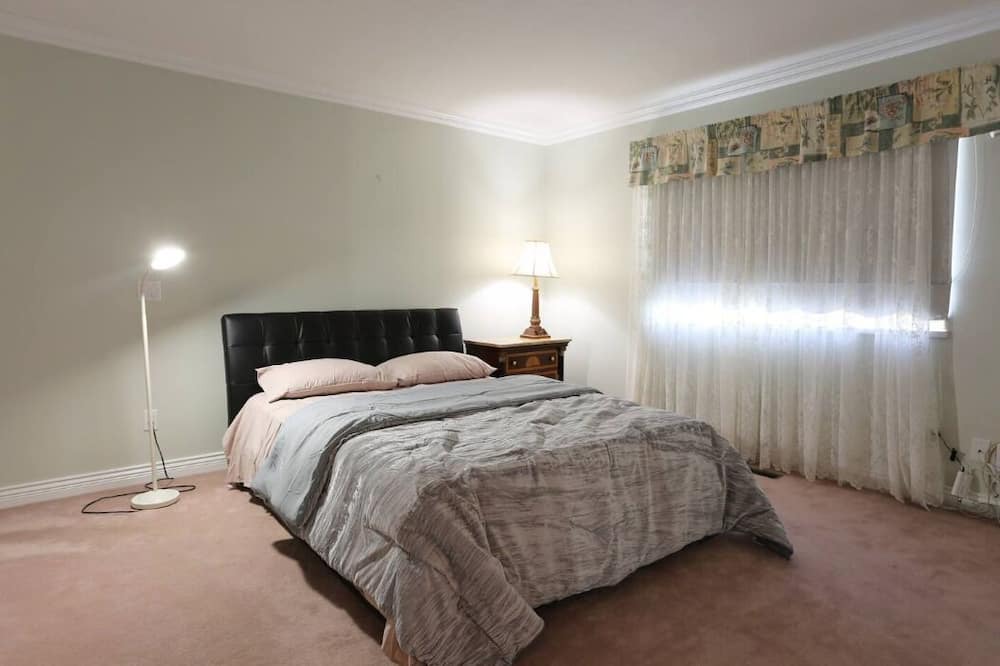 Photo of Bedroom in Surrey Newton