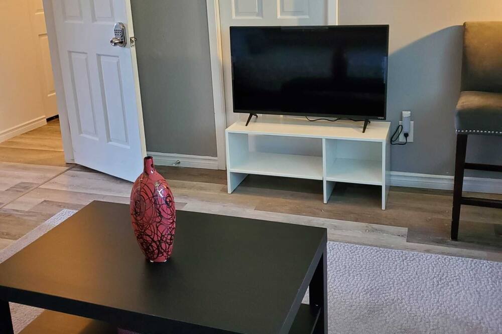 Photo of Bedroom in Aylmer