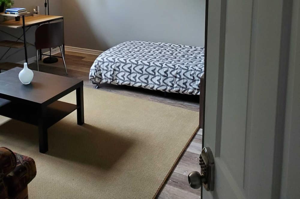 Photo of Bedroom in Aylmer