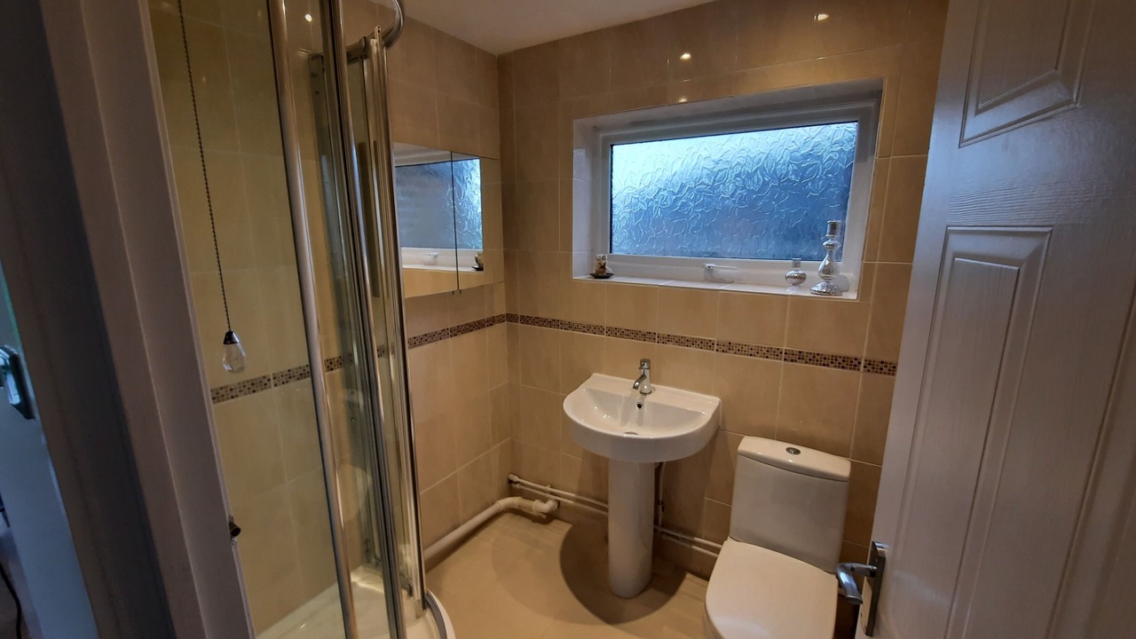 Photo of Bathroom in St Margaret's at Cliffe
