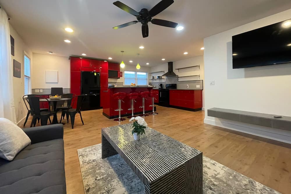 Photo of Livingroom in Byron