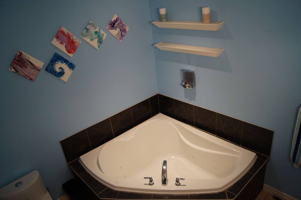 Photo of Bathroom in Wasaga Beach