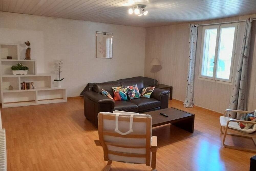 Photo of Livingroom in Luins
