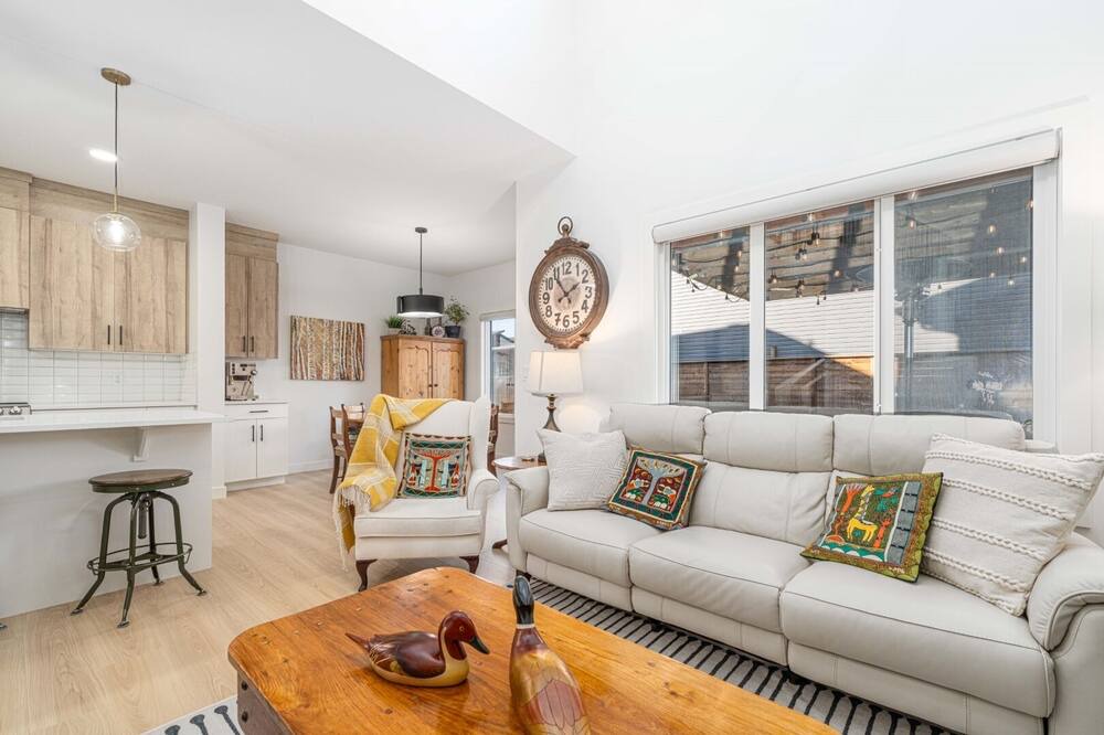 Photo of Livingroom in St. Albert