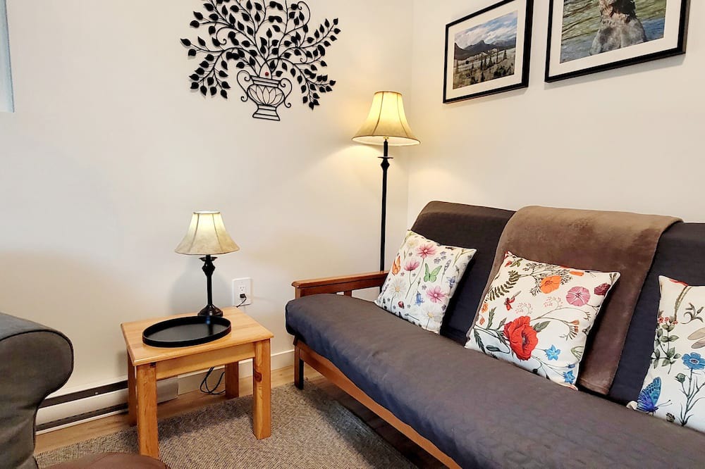 Photo of Livingroom in Maple Ridge