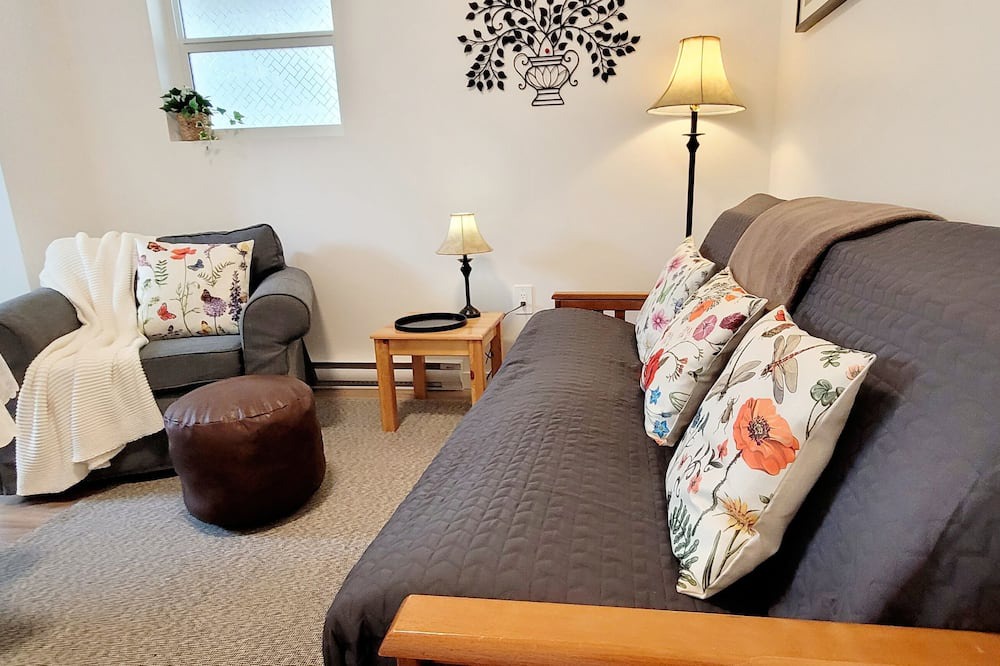 Photo of Livingroom in Maple Ridge
