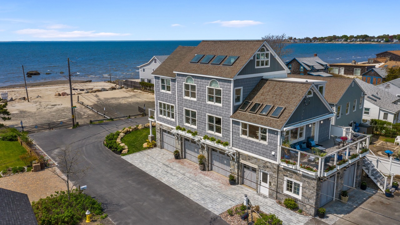 Photo of Outdoor in Saybrook Manor