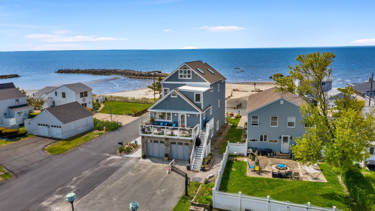 Photo of Outdoor in Saybrook Manor