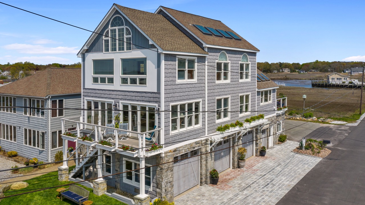 Photo of Outdoor in Saybrook Manor