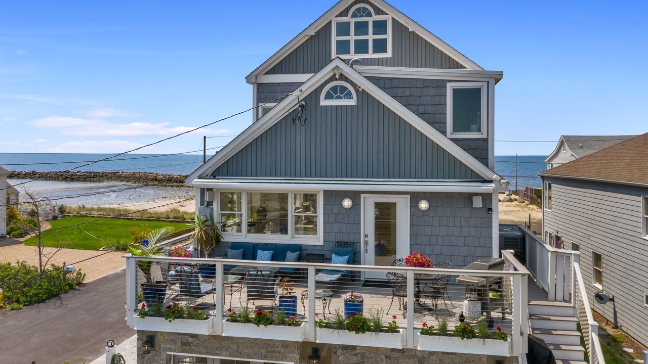 Photo of Outdoor in Saybrook Manor