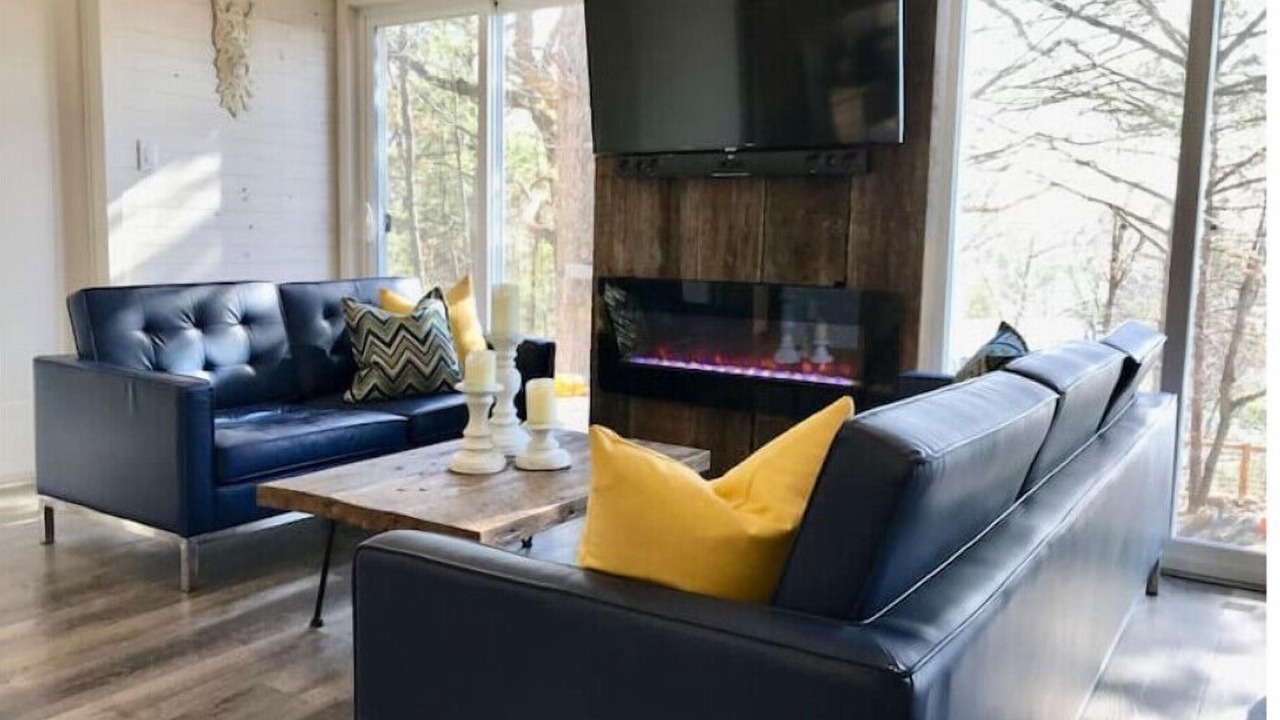 Photo of Livingroom in Lansdowne