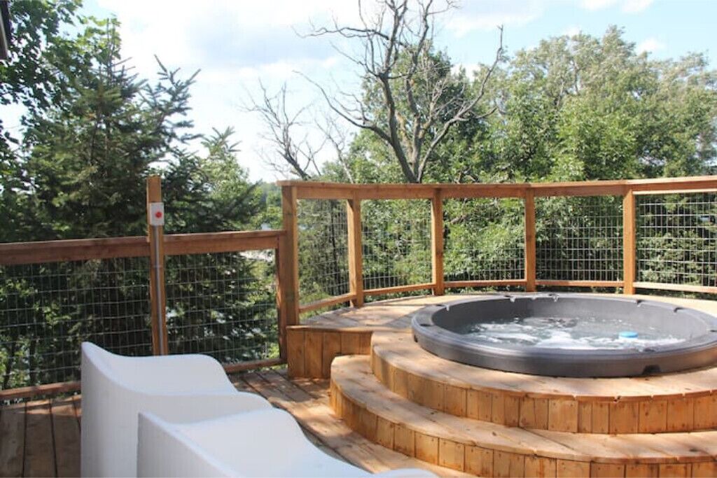 Photo of Outdoor in Lansdowne