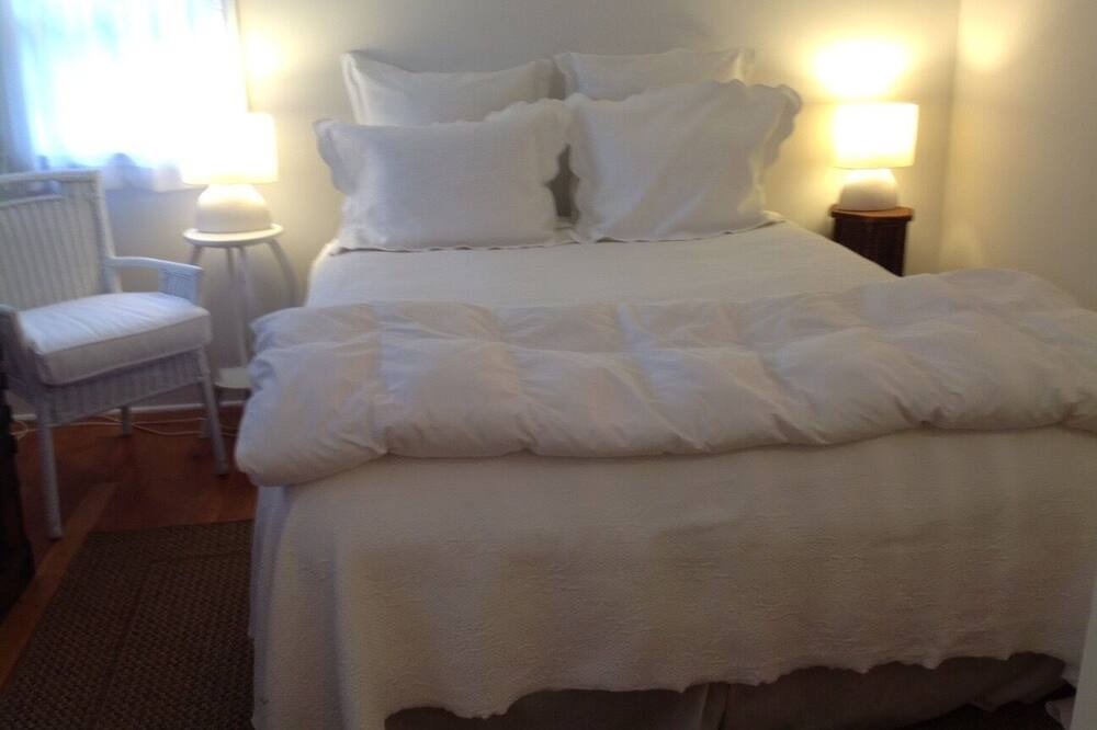 Photo of Bedroom in Wainscott
