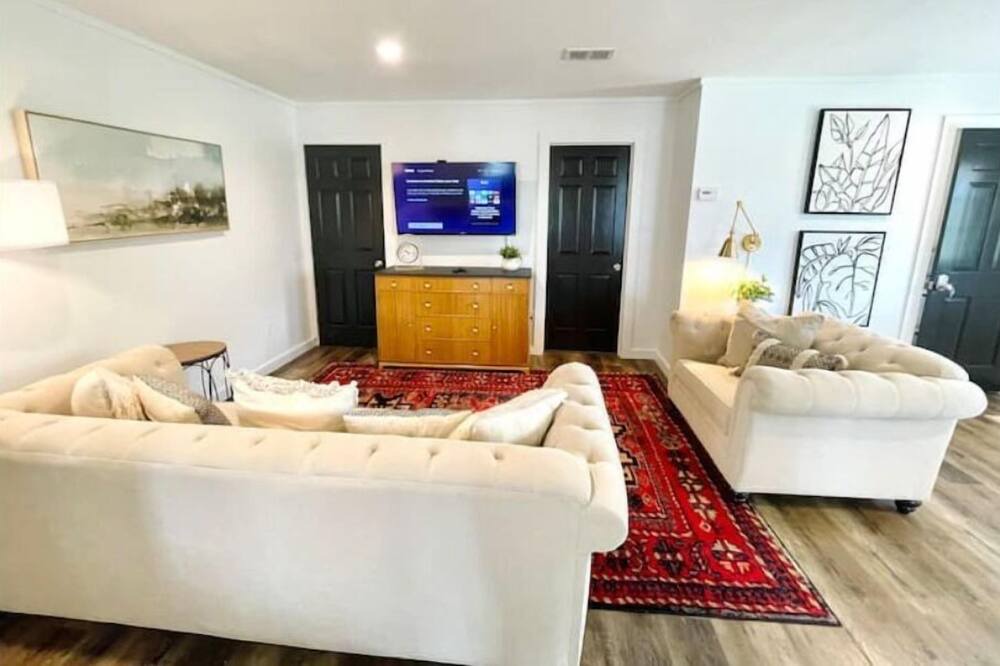 Photo of Livingroom in Ironton