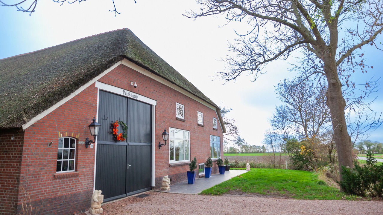 Photo of Buildings in Overschild
