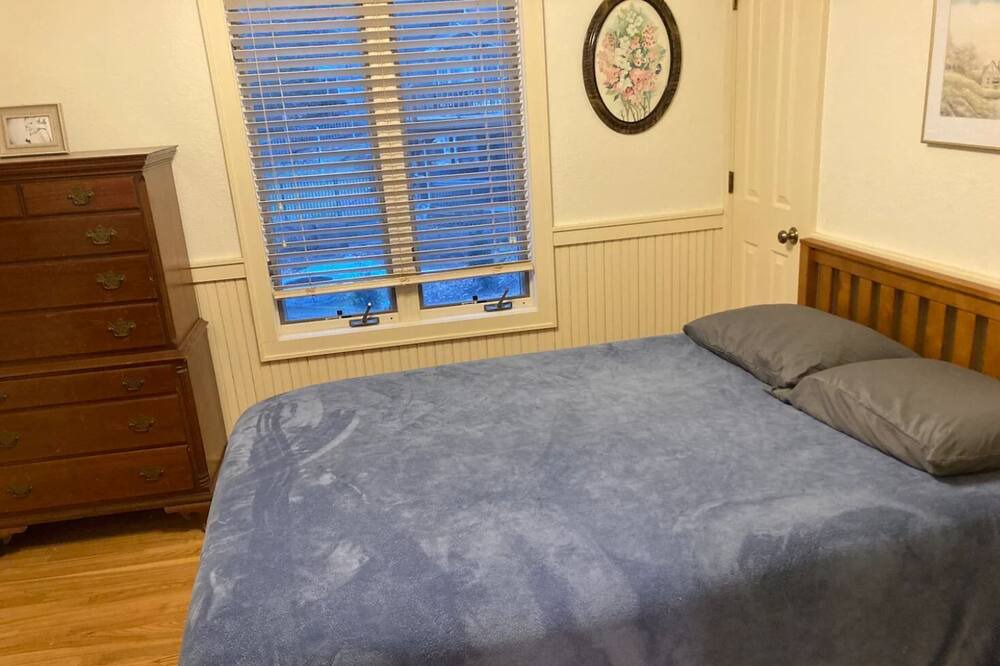 Photo of Bedroom in Hayburn Heights