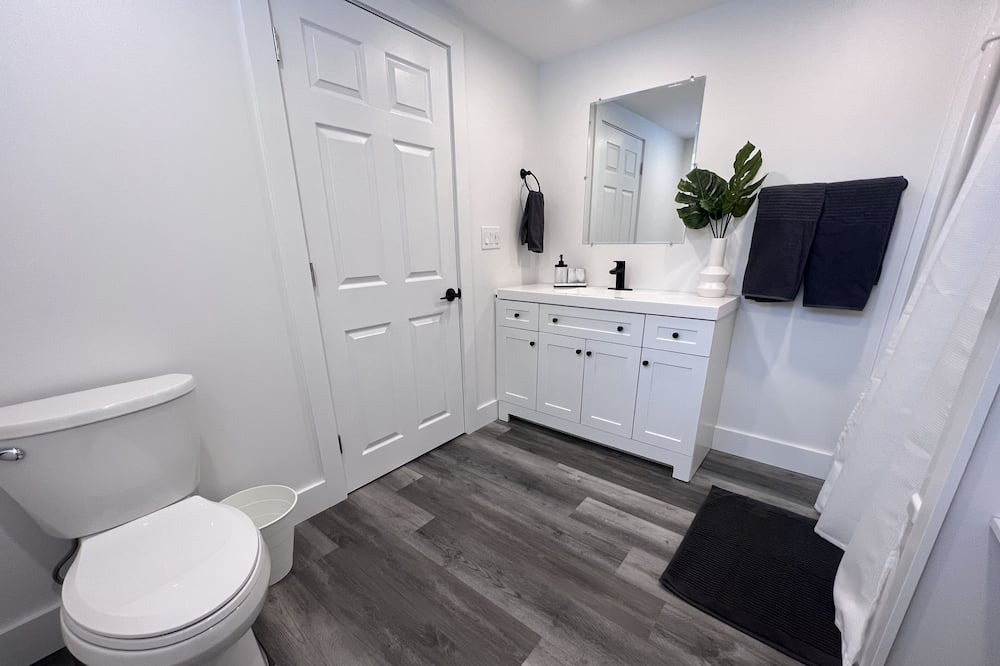 Photo of Bathroom in Armour