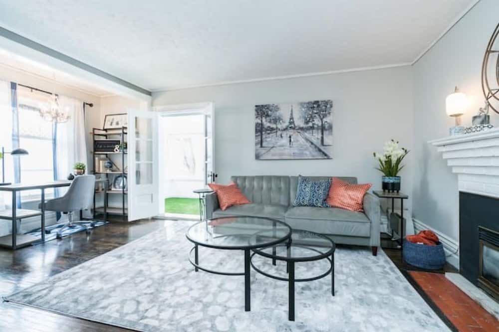 Photo of Livingroom in North London
