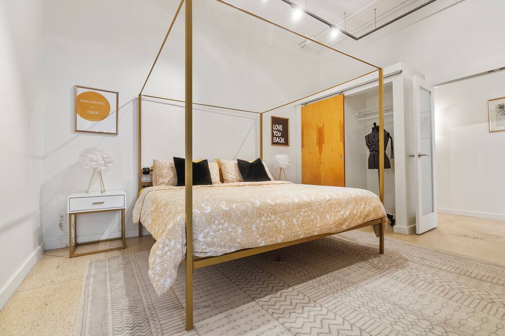 Photo of Bedroom in Cabbagetown South