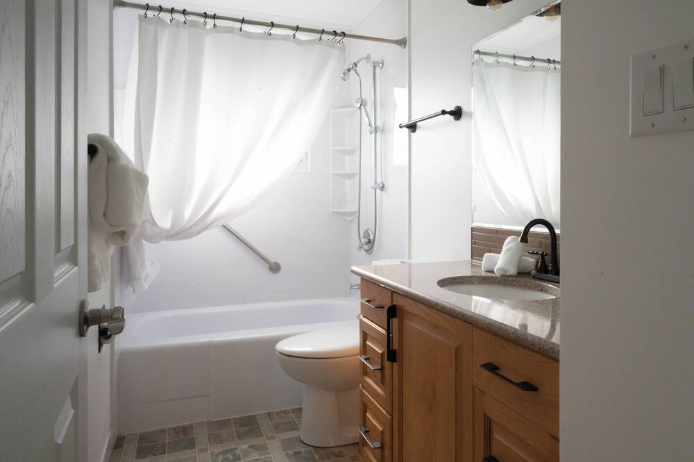 Photo of Bathroom in Leduc