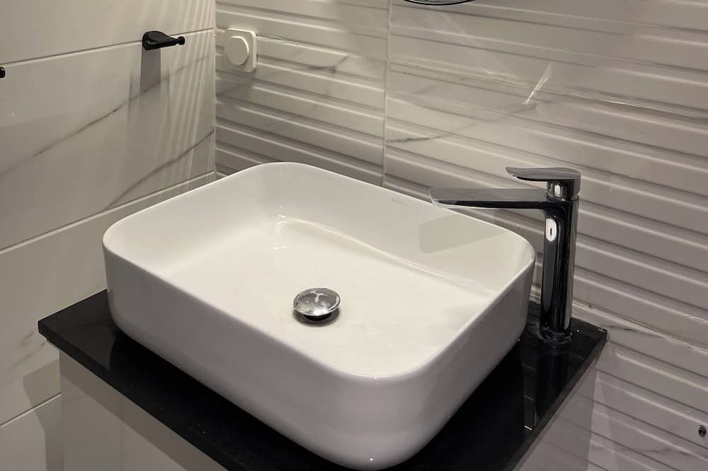 Photo of Bathroom in Ampelokipoi-Menemeni