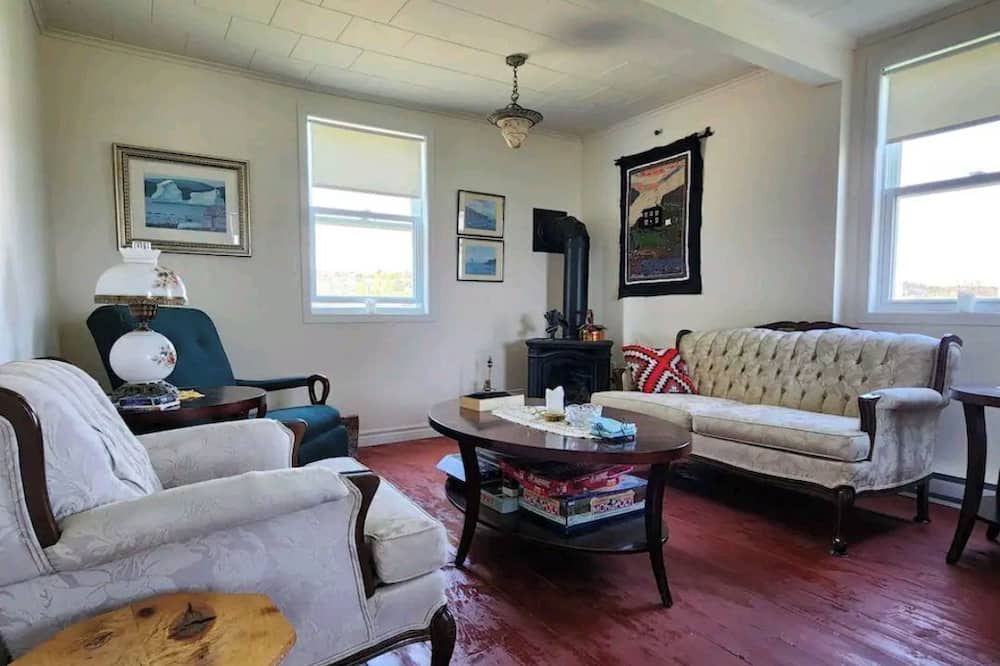 Photo of Livingroom in Terra Nova