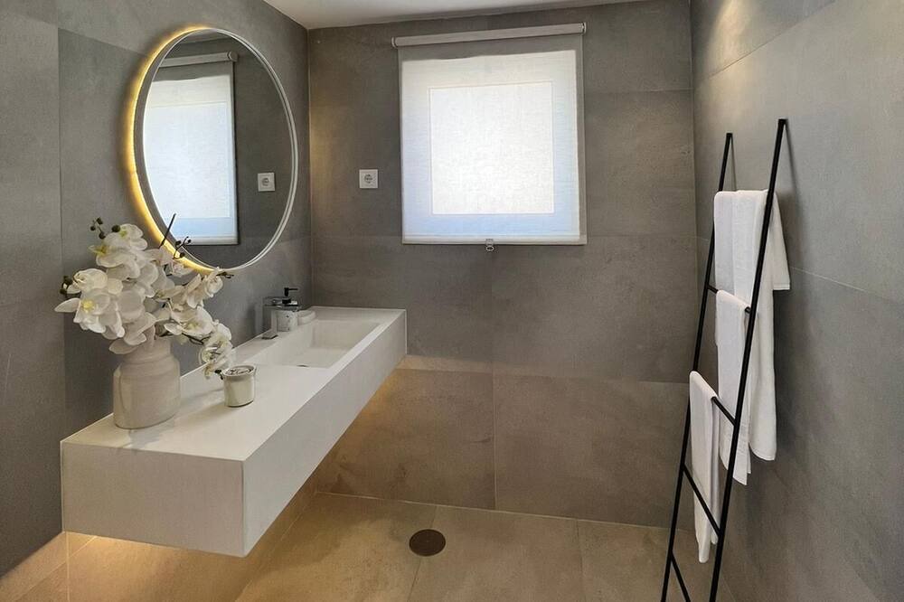Photo of Bathroom in Cabril