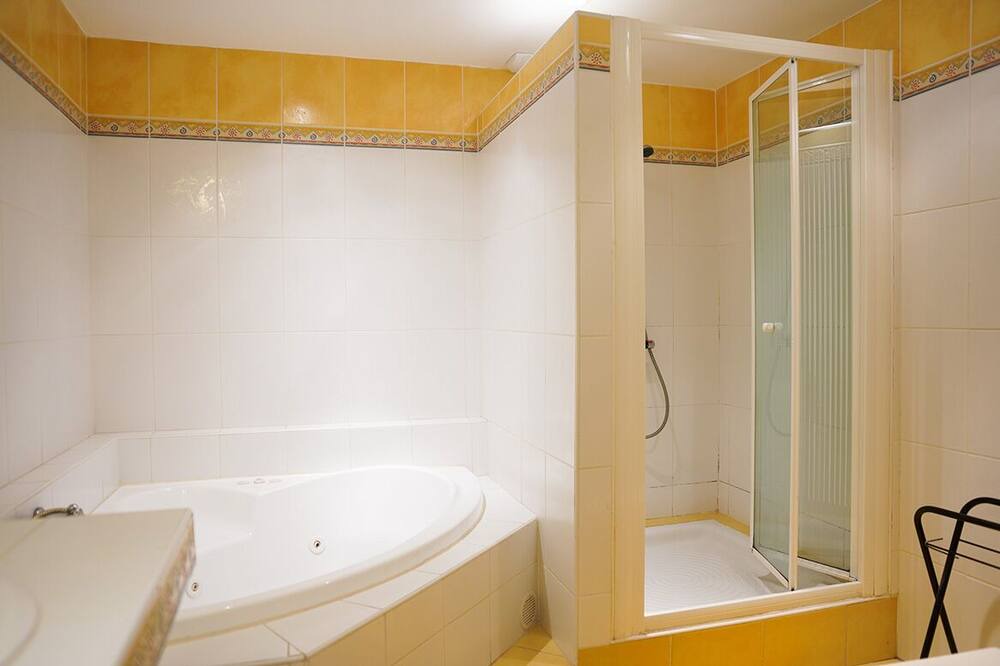 Photo of Bathroom in Piraillan