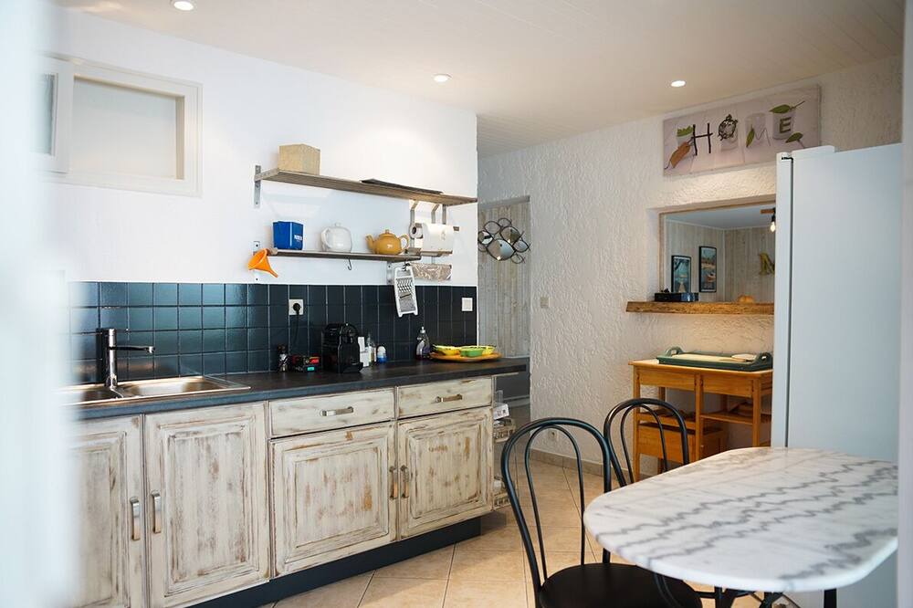 Photo of Kitchen in Piraillan