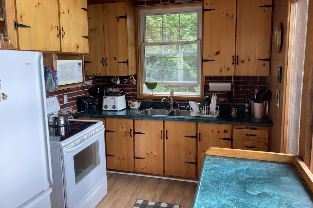 Photo of Kitchen in Utterson