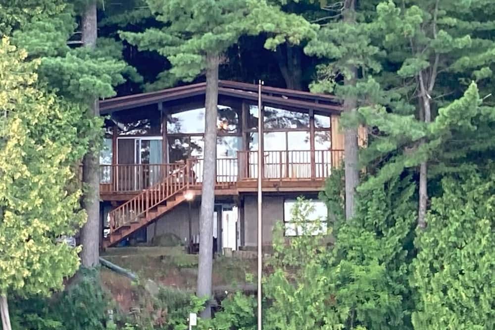 Photo of Outdoor in Utterson