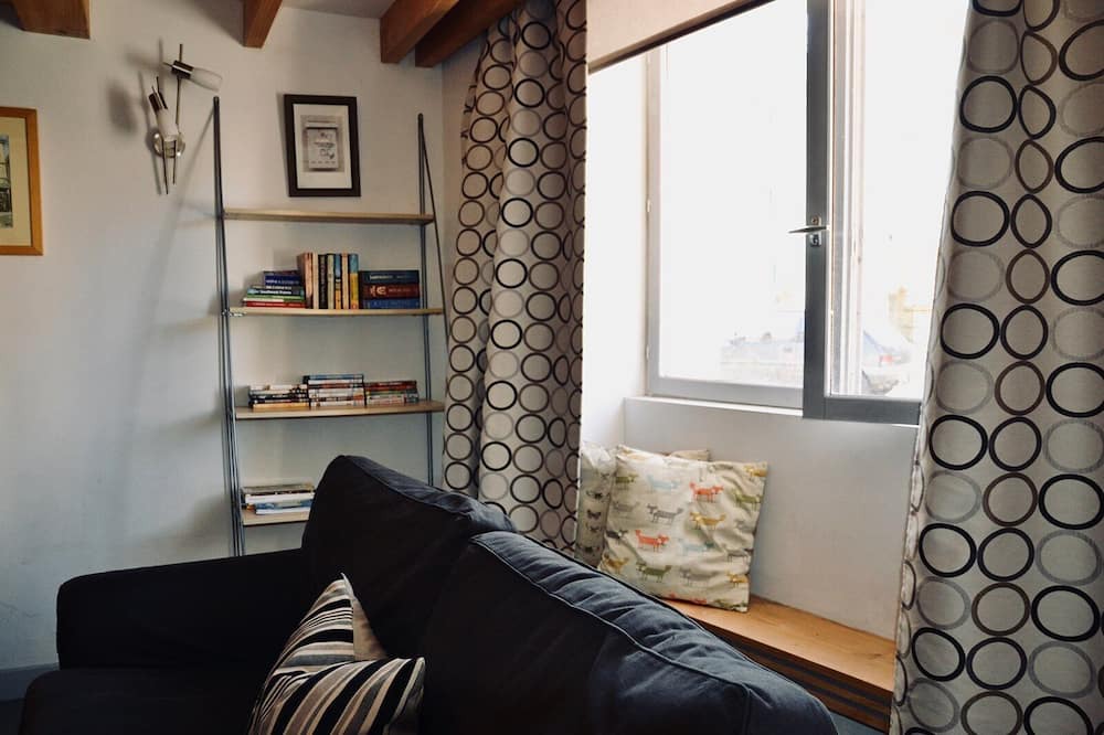 Photo of Livingroom in Bellegarde-du-Razes