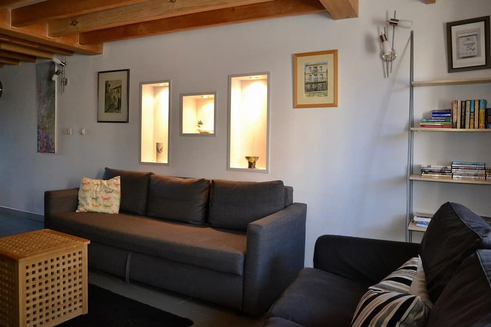 Photo of Livingroom in Bellegarde-du-Razes