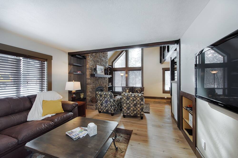 Photo of Livingroom in McCall