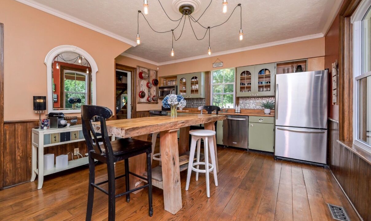 Photo of Kitchen in Mono