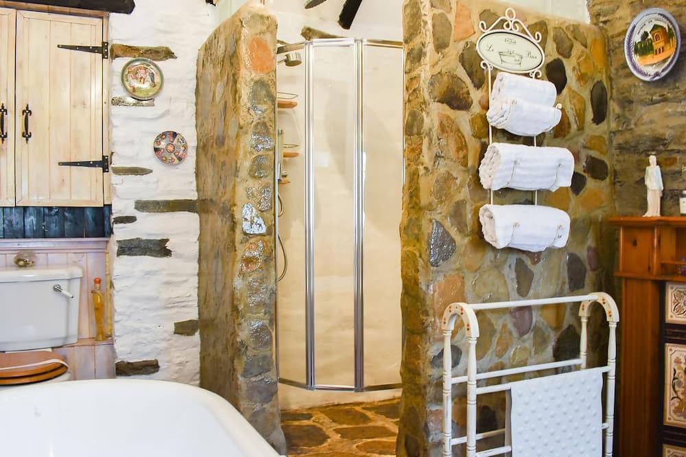 Photo of Bathroom in Hunspow