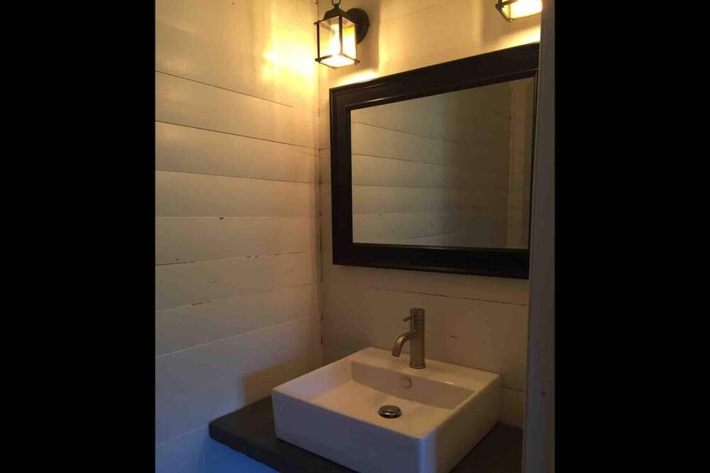 Photo of Bathroom in Weippe