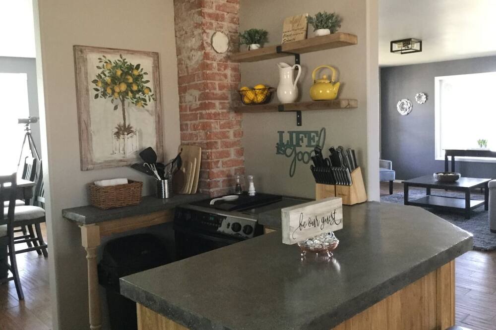 Photo of Kitchen in Weippe