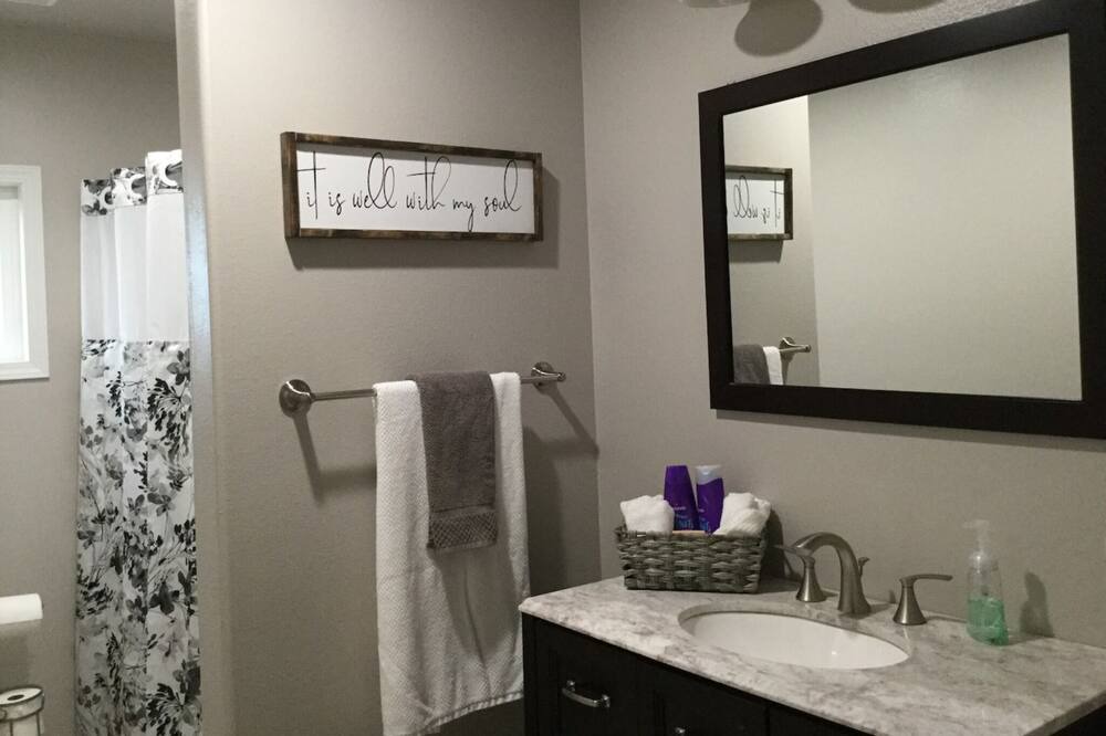 Photo of Bathroom in Weippe
