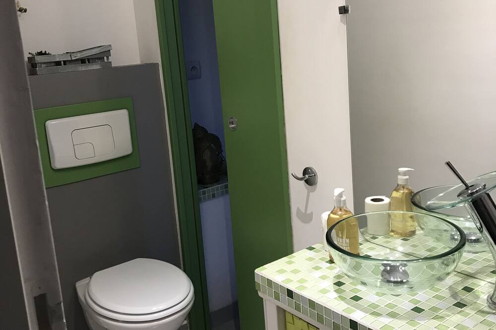 Photo of Bathroom in Embrun