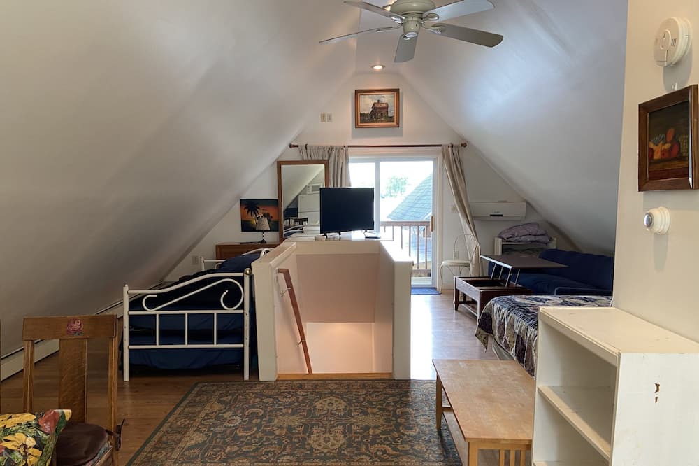 Photo of Livingroom in Fenton