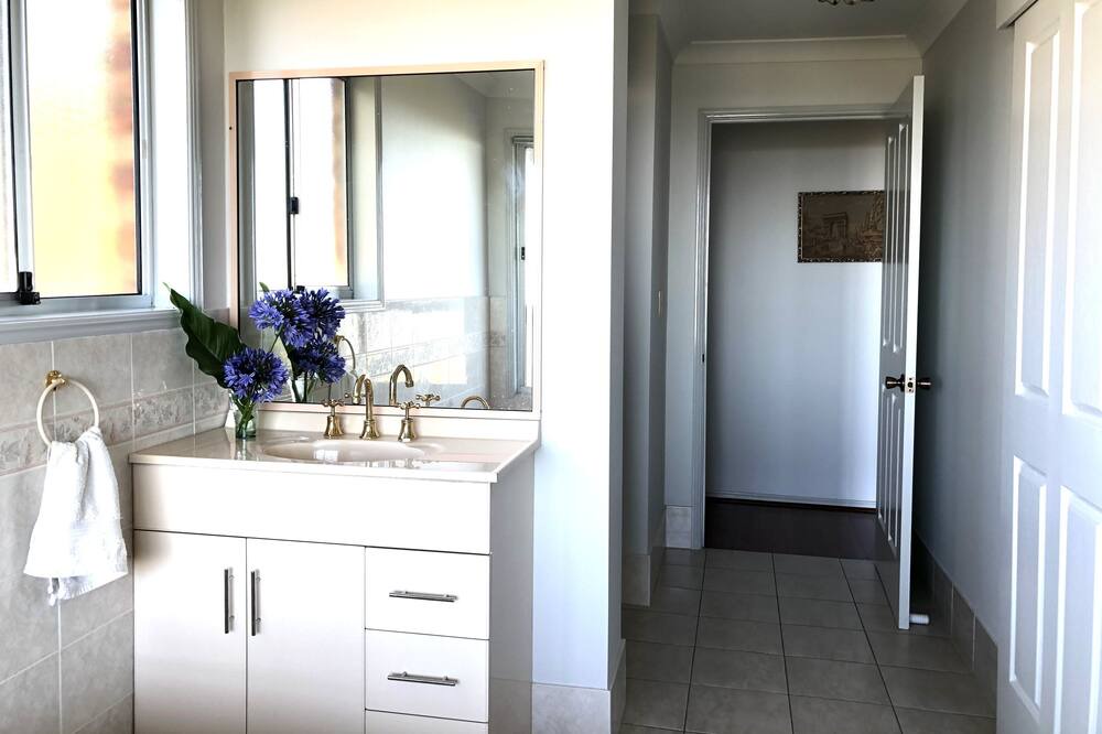 Photo of Bathroom in Mount Tamborine