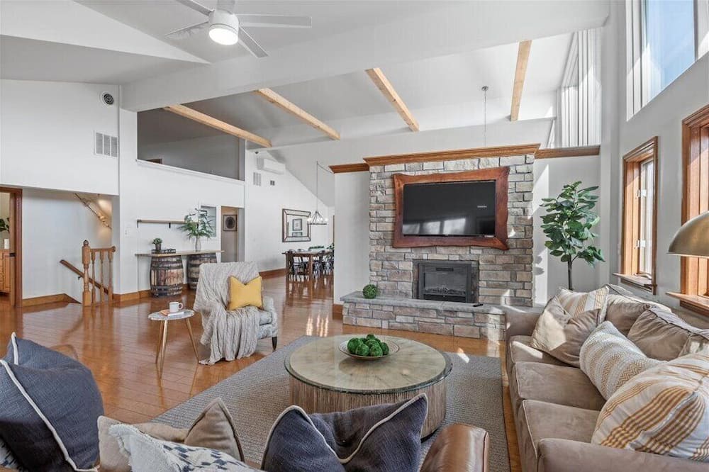 Photo of Livingroom in Dansville