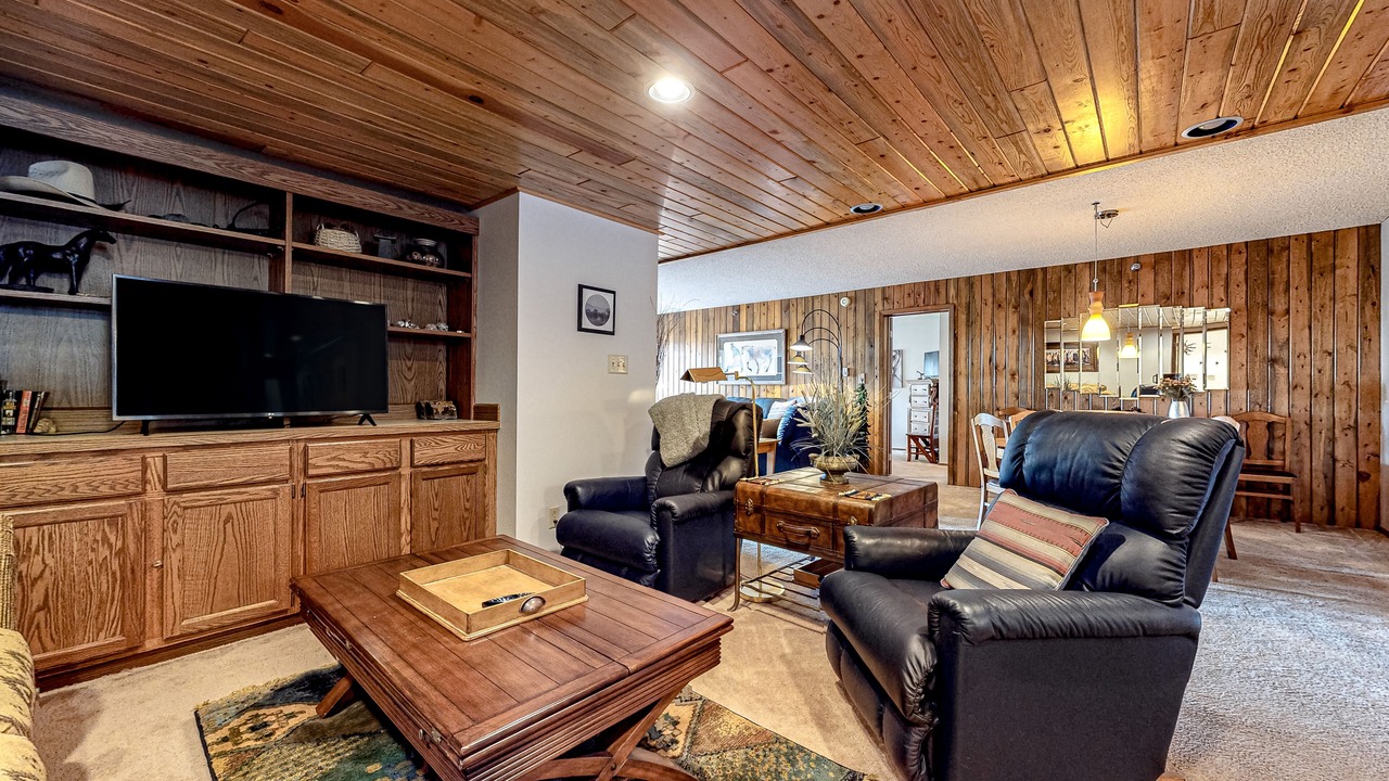 Photo of Livingroom in Big Sky