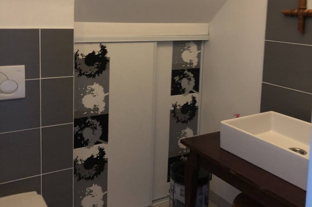 Photo of Bathroom in Larmor-Baden
