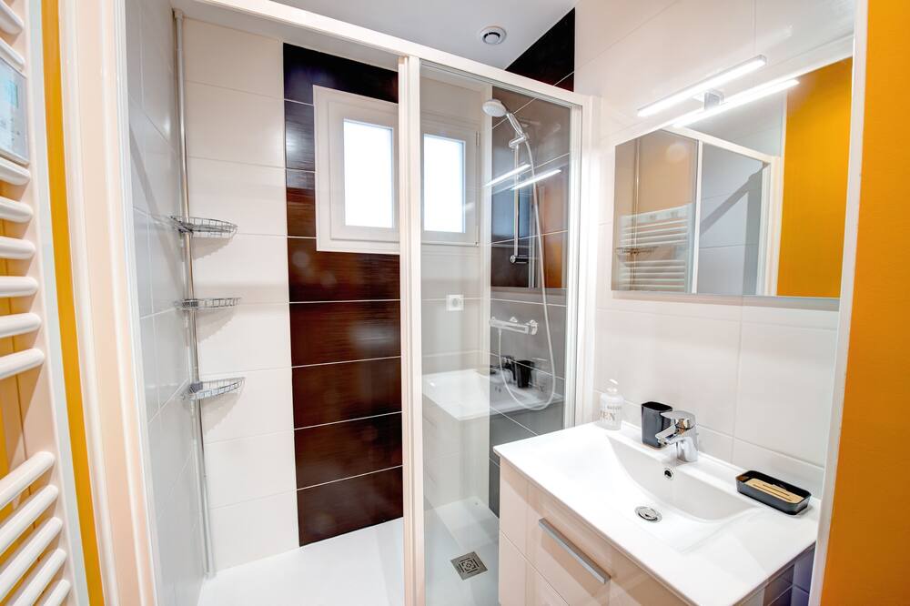 Photo of Bathroom in Olivet
