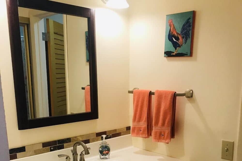 Photo of Bathroom in Cane Bay