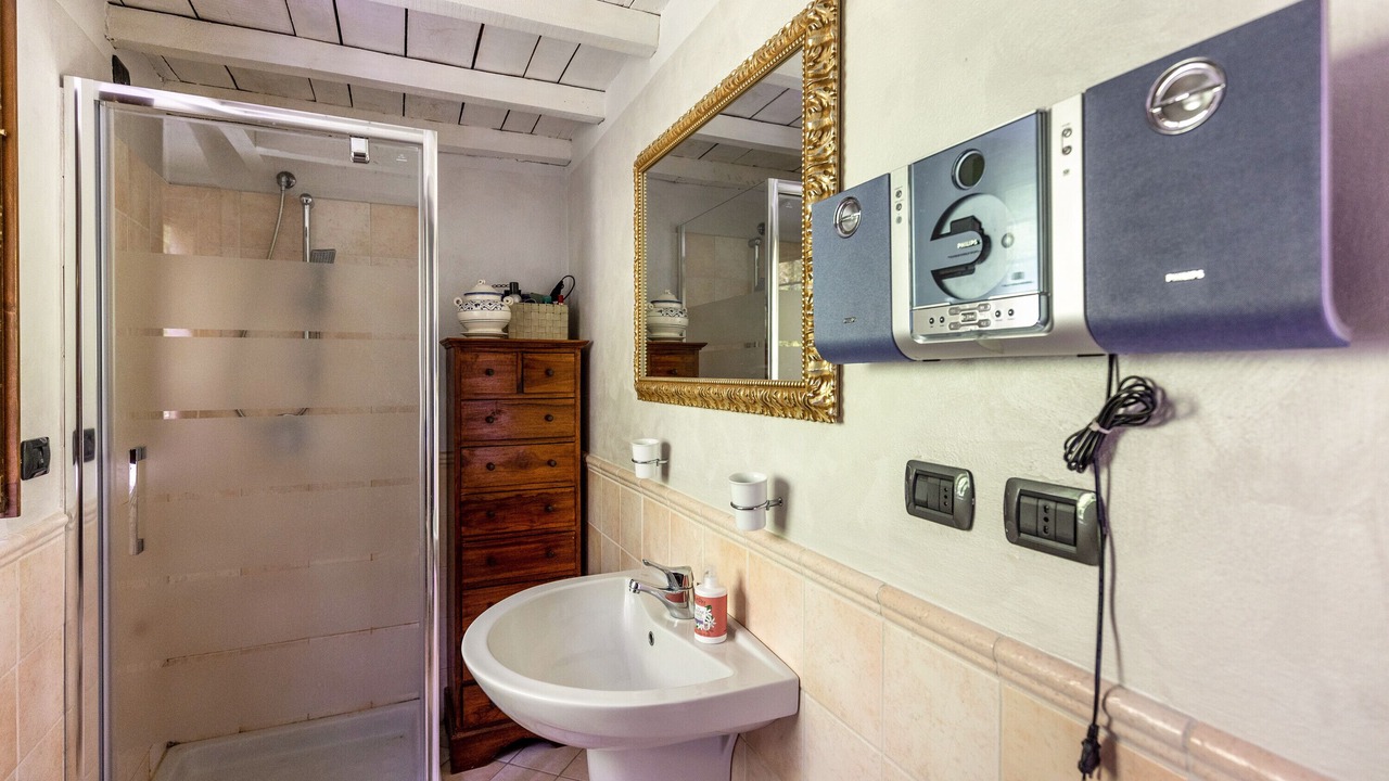 Photo of Bathroom in Cola