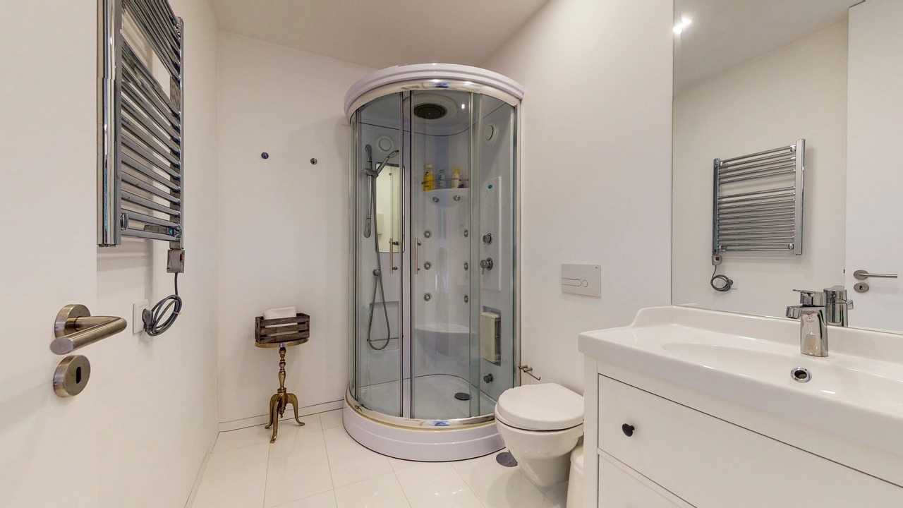 Photo of Bathroom in Rates